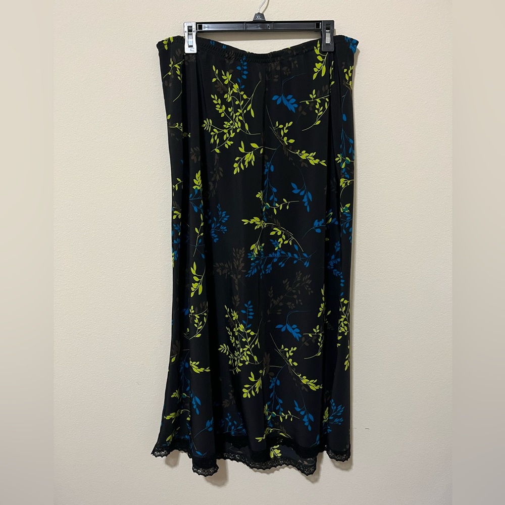 vintage midi floral skirt w/ lace hem